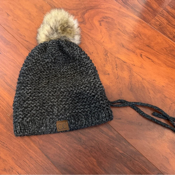 C.C hat with Pom Pom - Picture 1 of 3